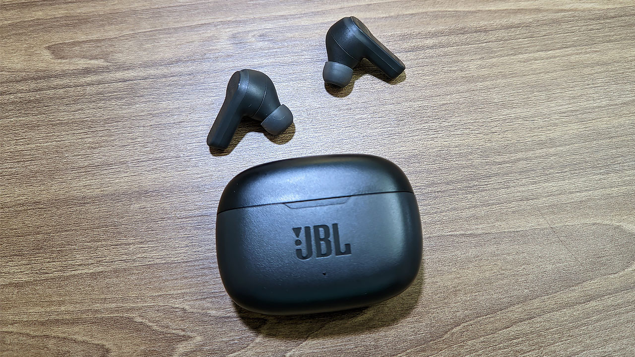 A qualidade de som do JBL agrada, mas não impressiona