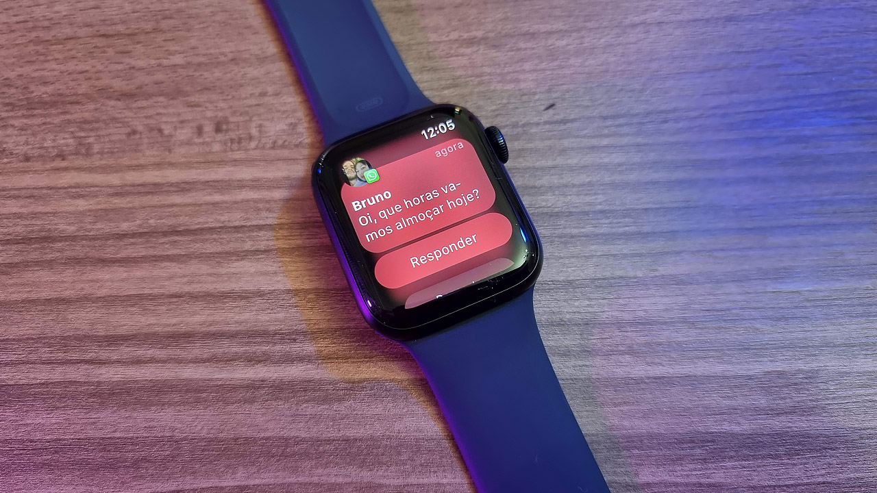 Você pode responder ao WhatsApp direto do Apple Watch SE 2022