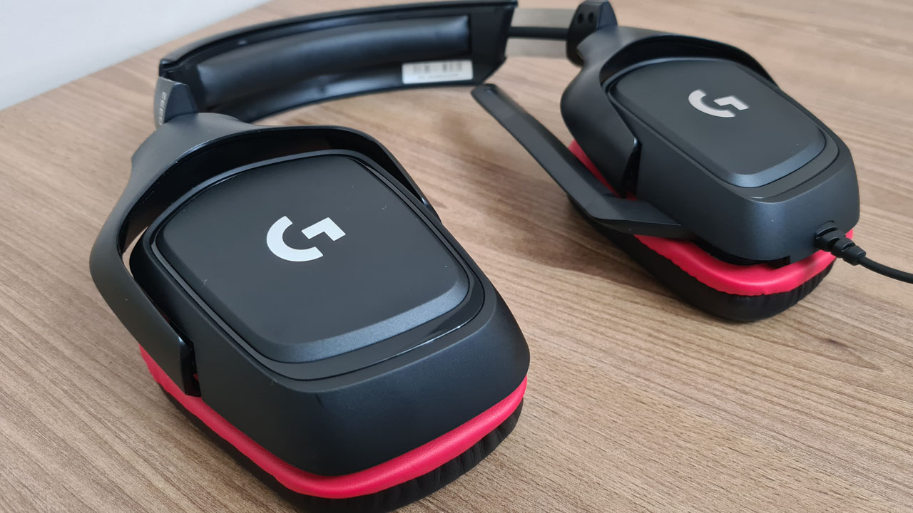 O Logitech G332 tem um design muito bonito