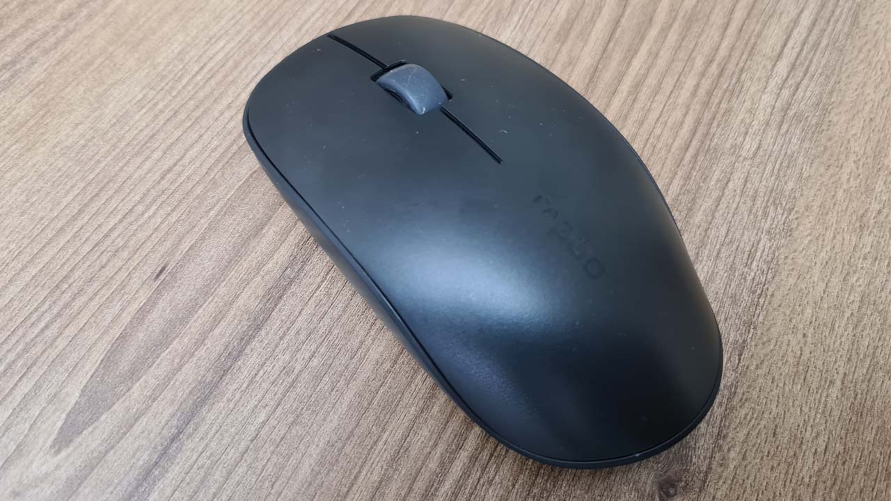 O mouse Rapoo 8050T não tem botões adicionais