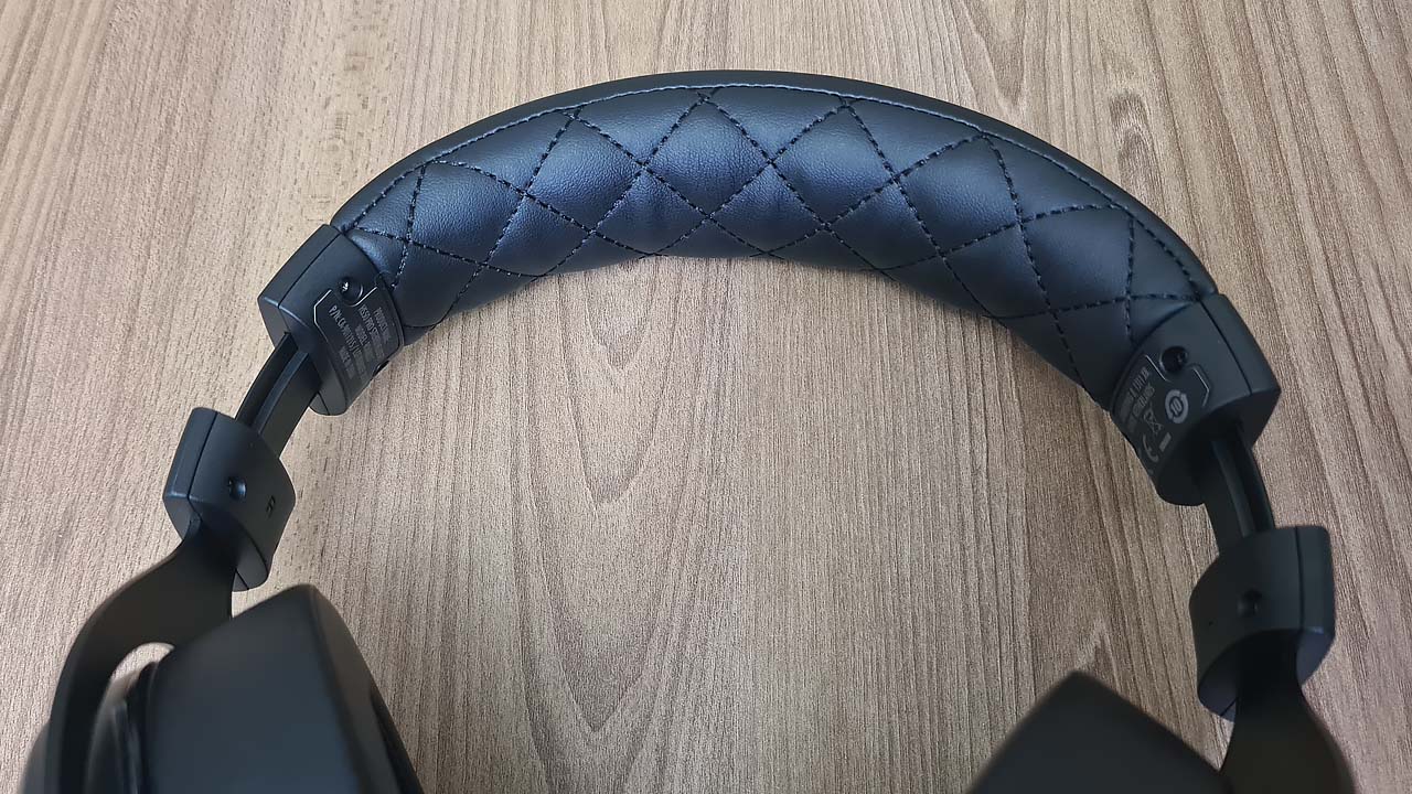 Headband com detalhes trançados do Corsair HS50 Pro