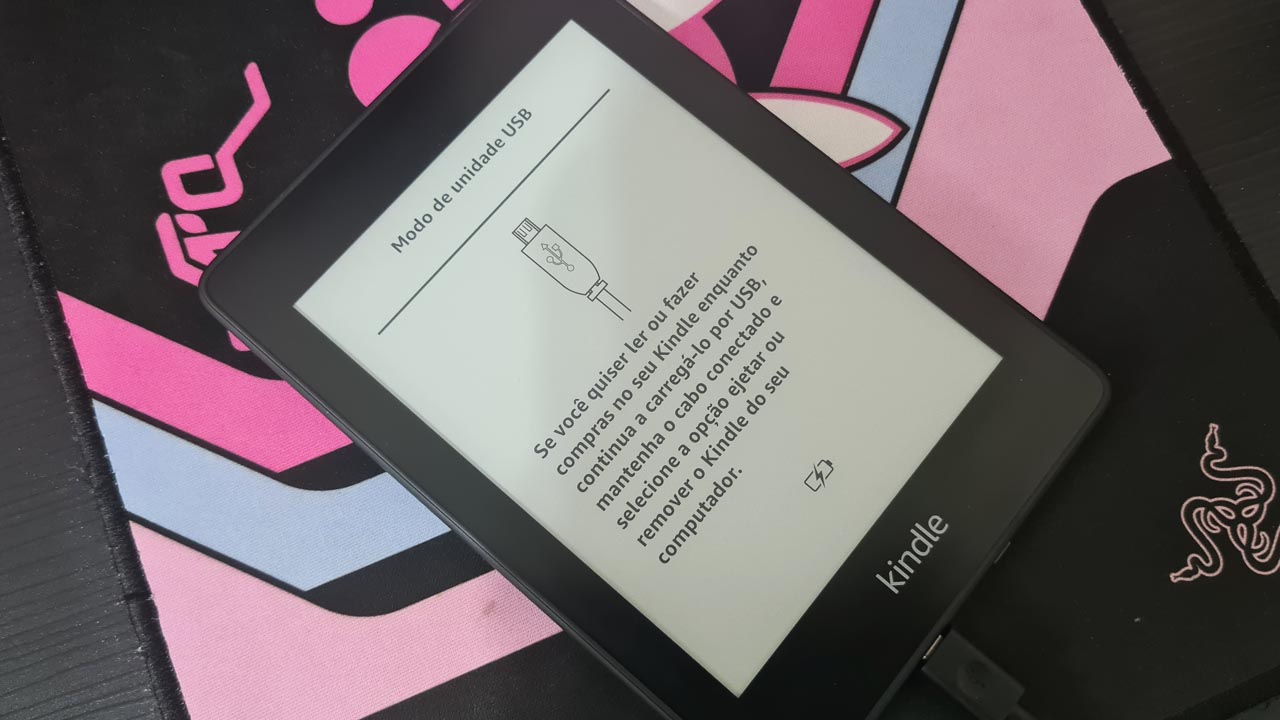 O Kindle Paperwhite leva de 3 a 4 horas para carregar completamente
