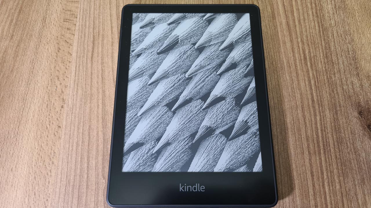 O Kindle Paperwhite mais novo tem tela maior de 6,8” com bordas mais finas