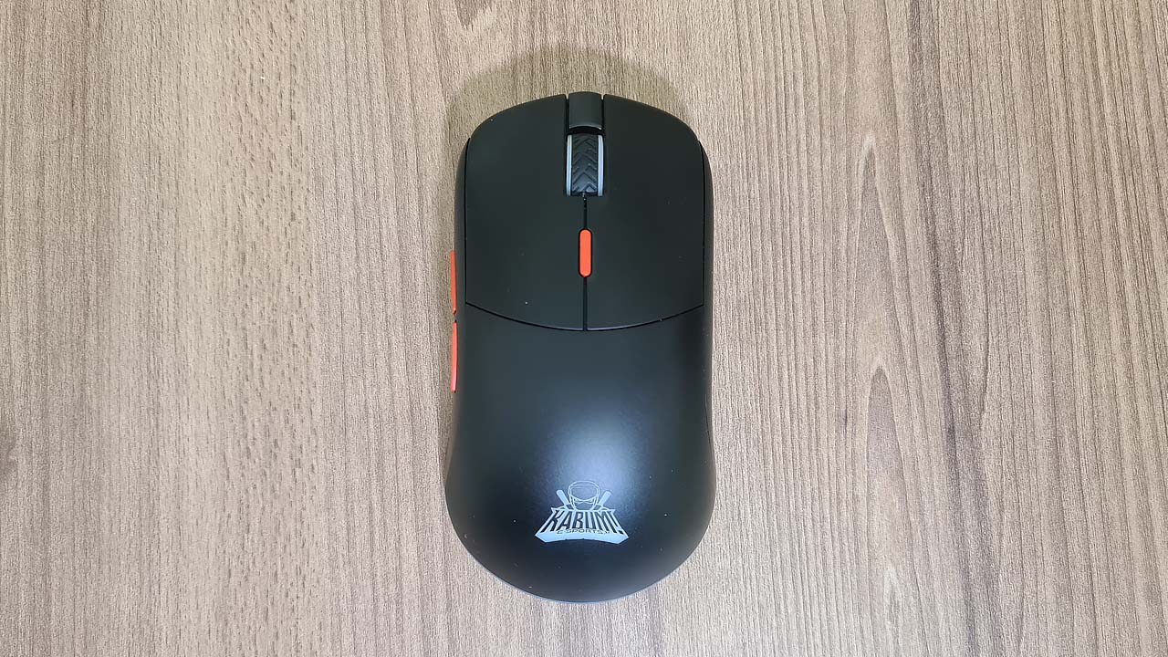 Design do mouse gamer sem fio Husky Blizzard